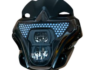 COMBO FAROLA + CARENAJE C/VISOR AKT EVO R3 NEGRO LED