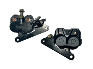 MORDAZA (CALIPER) FRENO DISCO DEL C/PASTILLAS AKT-110 S/SII/NV/POWER/SMART